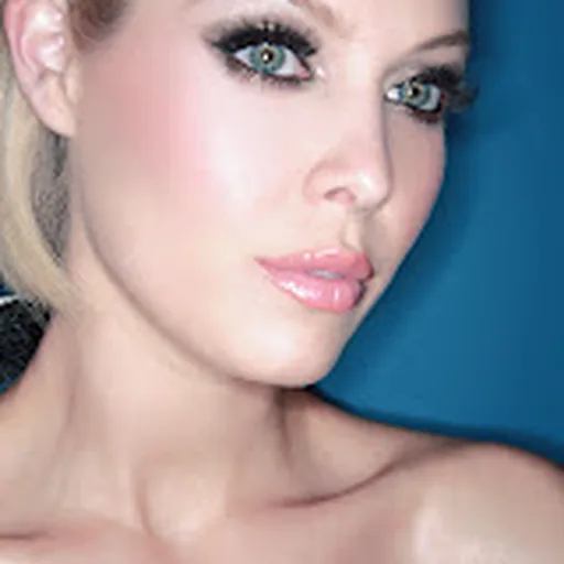 Alaina Huffman