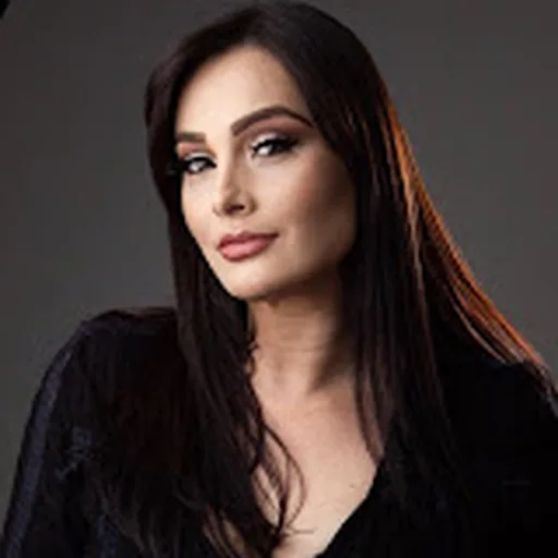 Fernanda Lara