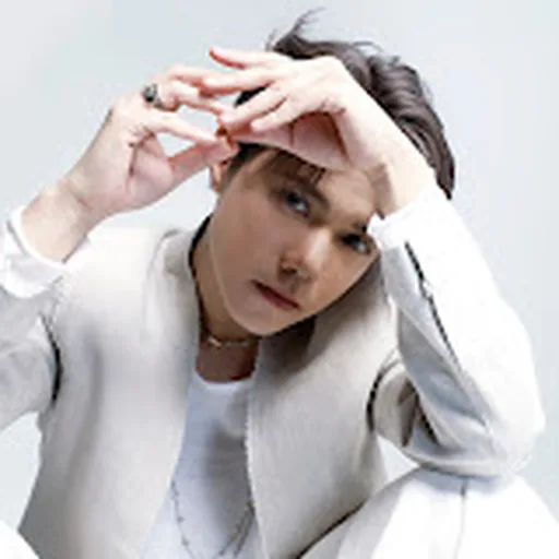 Hins Cheung