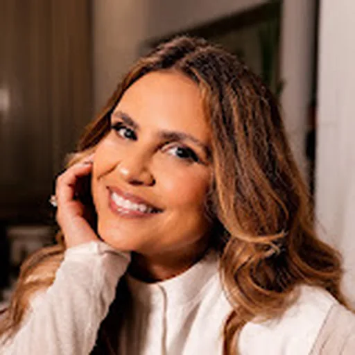 Aline Barros