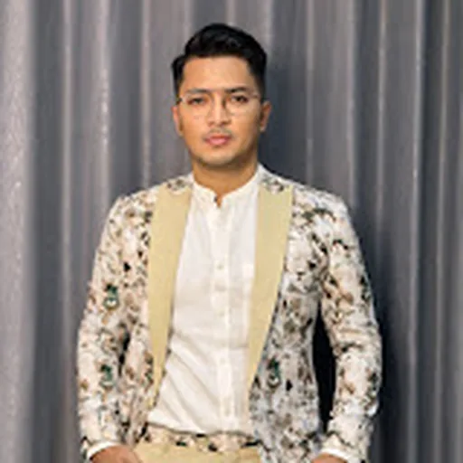 Ihsan Tarore