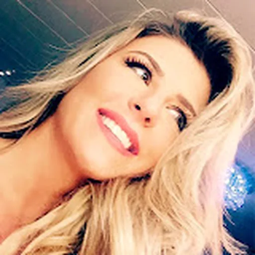 Íris Stefanelli