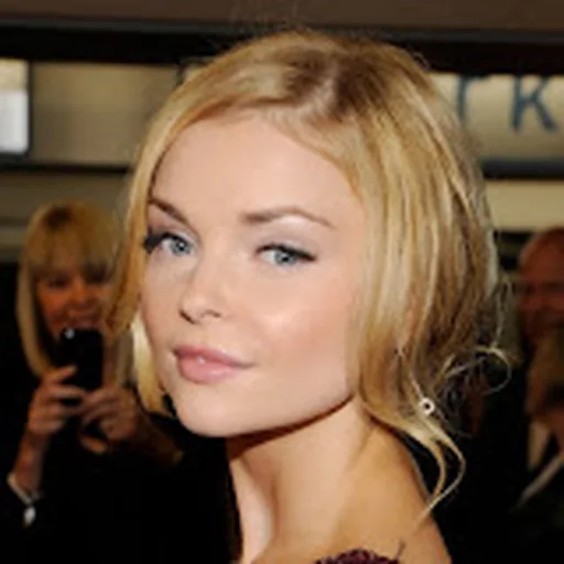 Izabella Miko