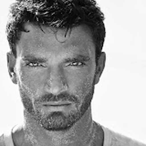 Julian Gil
