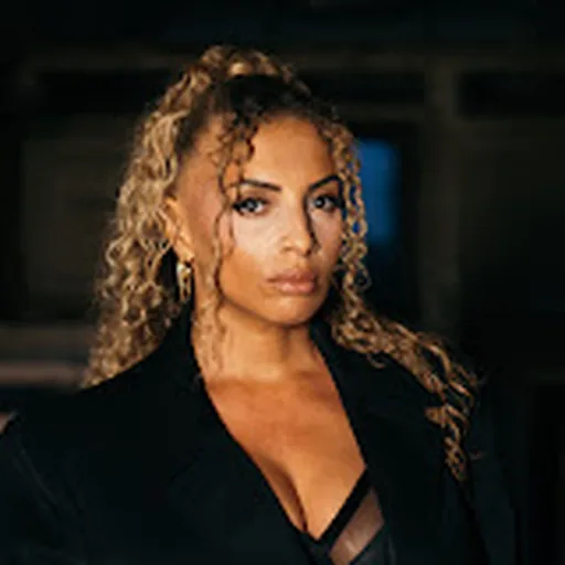 Kayna Samet