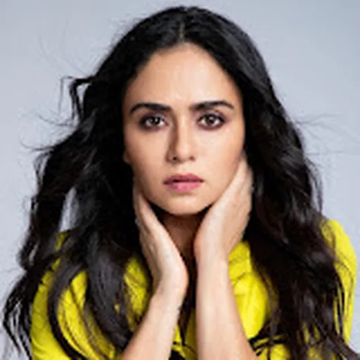 Amruta Khanvilkar