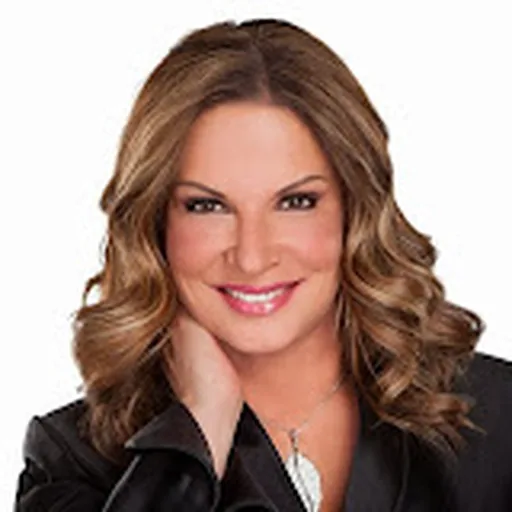 Ana María Polo