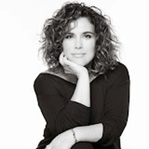 Angélica Vale
