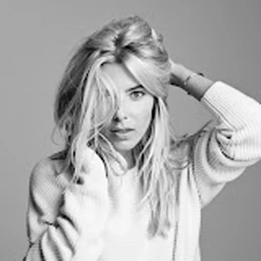 Mollie King