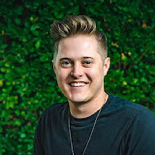 Lucas Grabeel