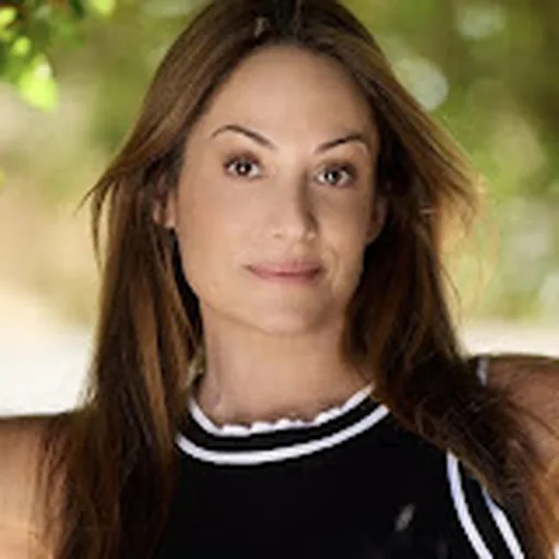 Anna David