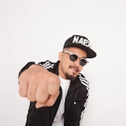Naezy