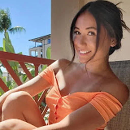Nikki Davis