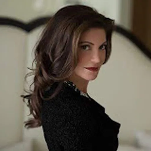 Nina Ansary