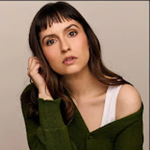 Asta Paredes