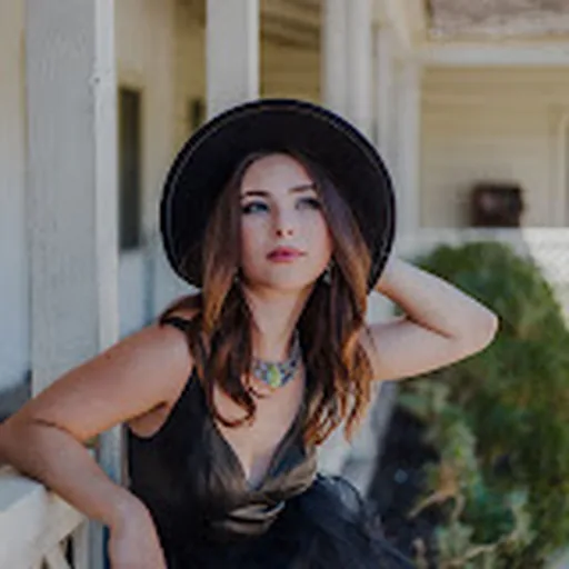 Ava Cantrell