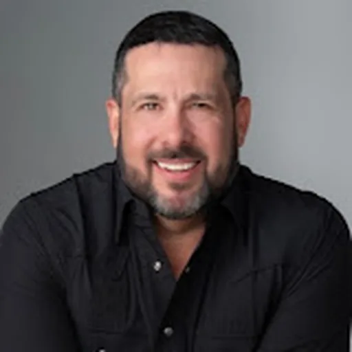 Steve Treviño