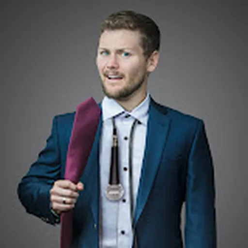 Drew Lynch