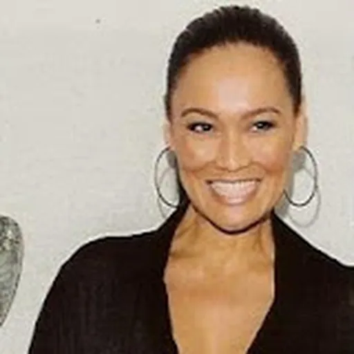 Tia Carrere