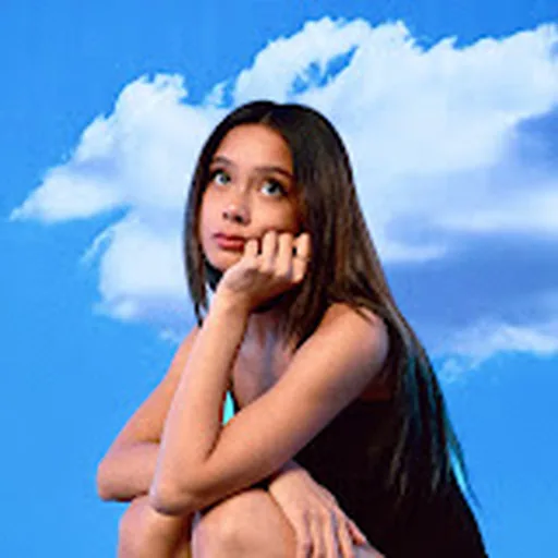 Ylona Garcia