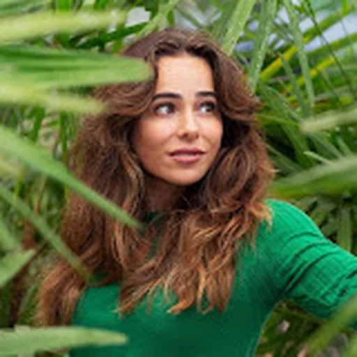 Cássia Linhares