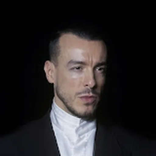 Cem Adrian