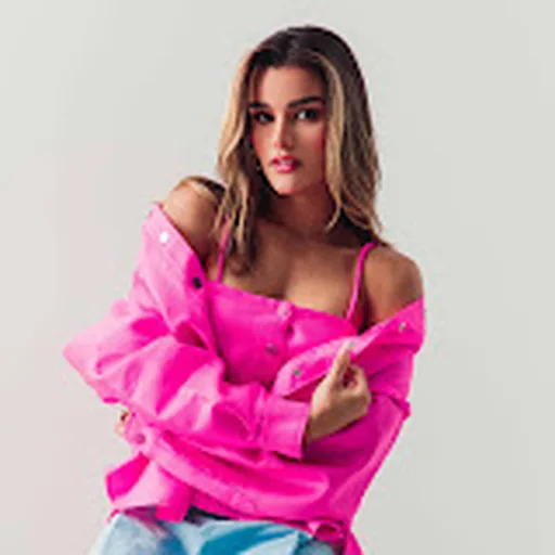 Clarissa Molina