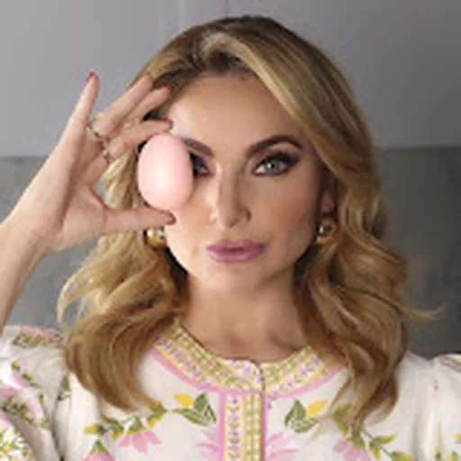 Elizabeth Álvarez