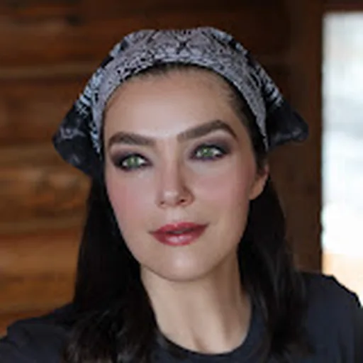 Adrianne Curry