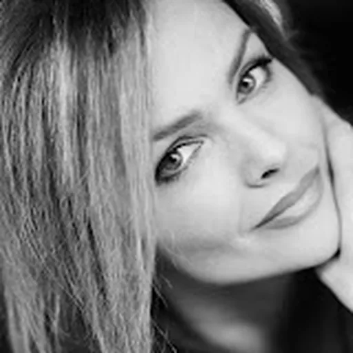 Dina Meyer