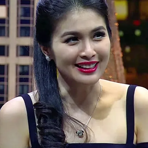 Sandra Dewi