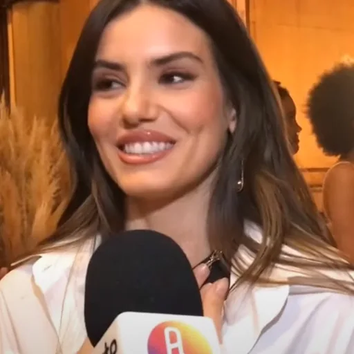 Camila Queiroz