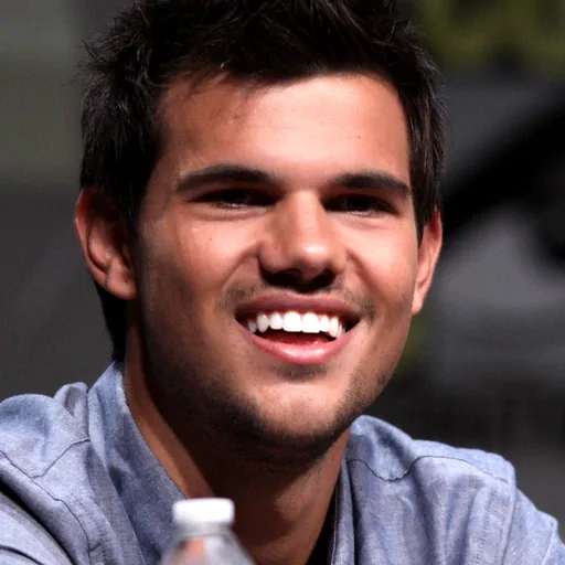 Taylor Lautner