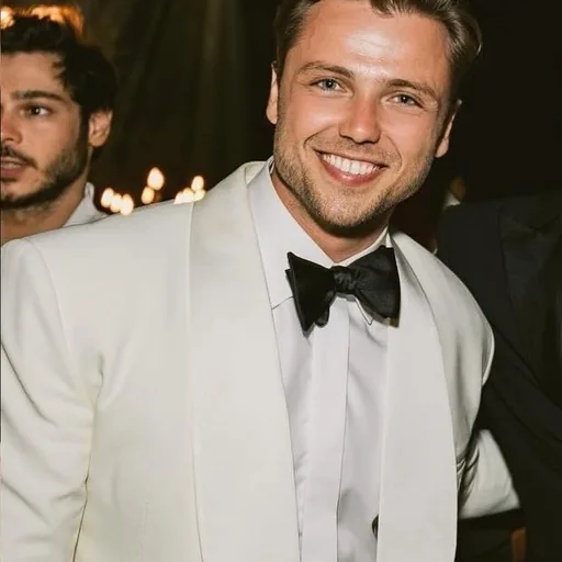 Tolga Sarıtaş