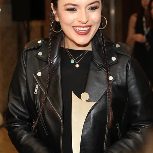 Ezgi Mola