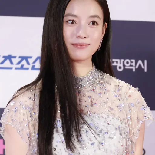Han Hyo-joo
