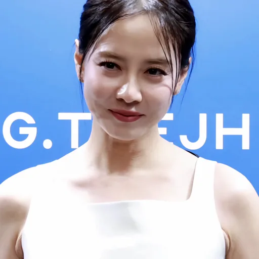 Song Ji-hyo