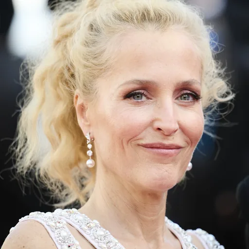 Gillian Anderson