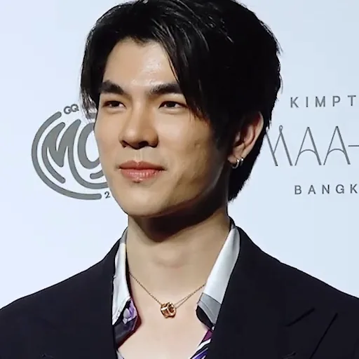 Phakphum Romsaithong