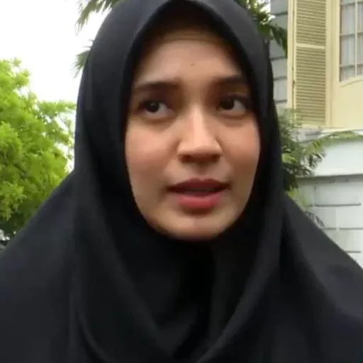 Dhini Aminarti
