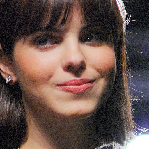Sthefany Brito