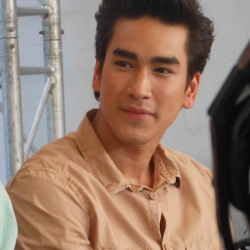 Nadech Kugimiya