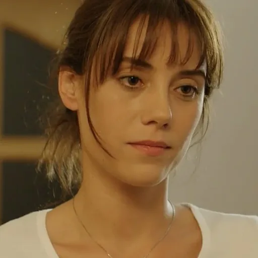 Cansu Dere