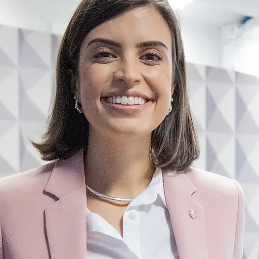 Tabata Amaral