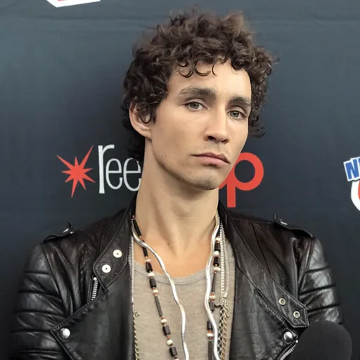 Robert Sheehan