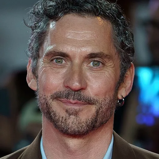 Paco León
