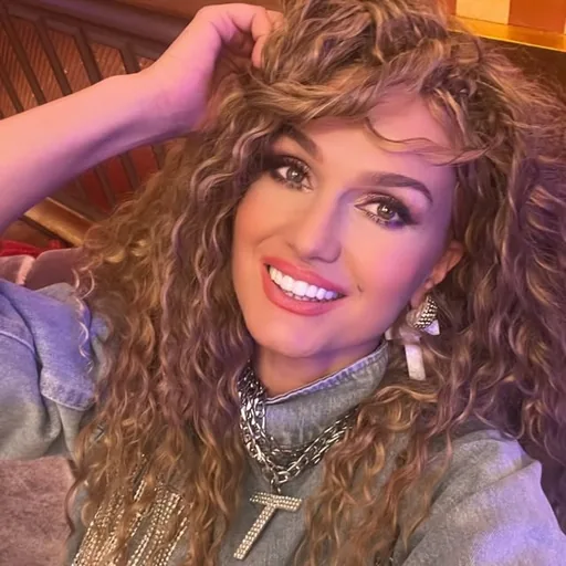 Tuğba Özay