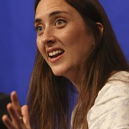 Alice Loxton