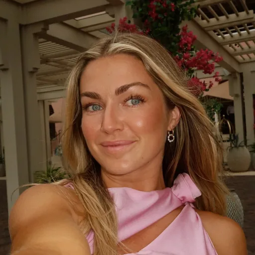 Lindsay Arnold