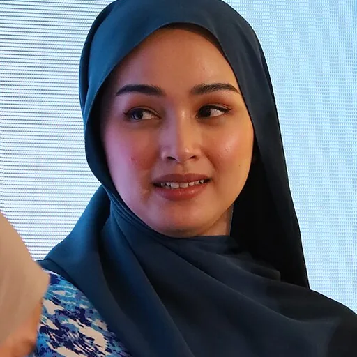 Tya Arifin